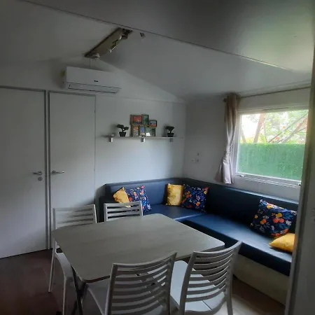 캠프장 Mobilhome De Charlotte - La Falaise 4 Etoiles