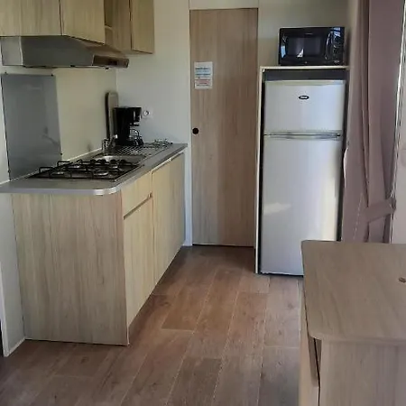 Mobilhome De Charlotte - La Falaise 4 Etoiles 캠프장 *