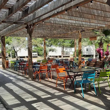 Campsite Mobilhome De Charlotte - La Falaise 4 Etoiles Narbonne-Plage